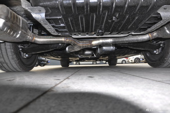 2016款奔驰E级2.0T自动E300L 运动豪华型