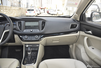 2017款荣威360 1.5L自动豪华版