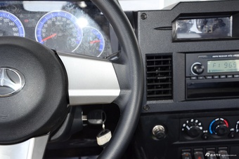 2016款战旗2.0L手动加长豪华型 三门版 国V