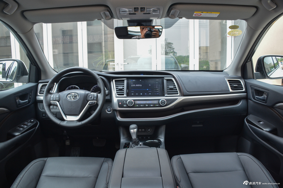 2018款汉兰达2.0T自动四驱至尊版7座