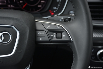 2018款奥迪Q5L 2.0T自动45 TFSI Sport plus 