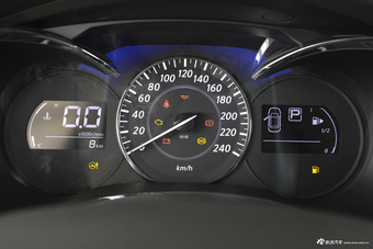 2018款启辰D60 1.6L自动舒适版