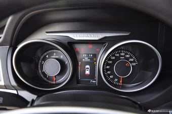 2015款猎豹CS10 2.0T手动卓越版 纽约黑