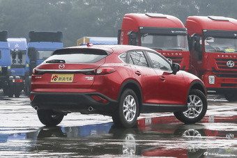 2016款马自达CX-4 2.0L自动两驱蓝天活力版