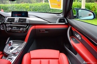 2017款宝马M4自动敞篷轿跑车