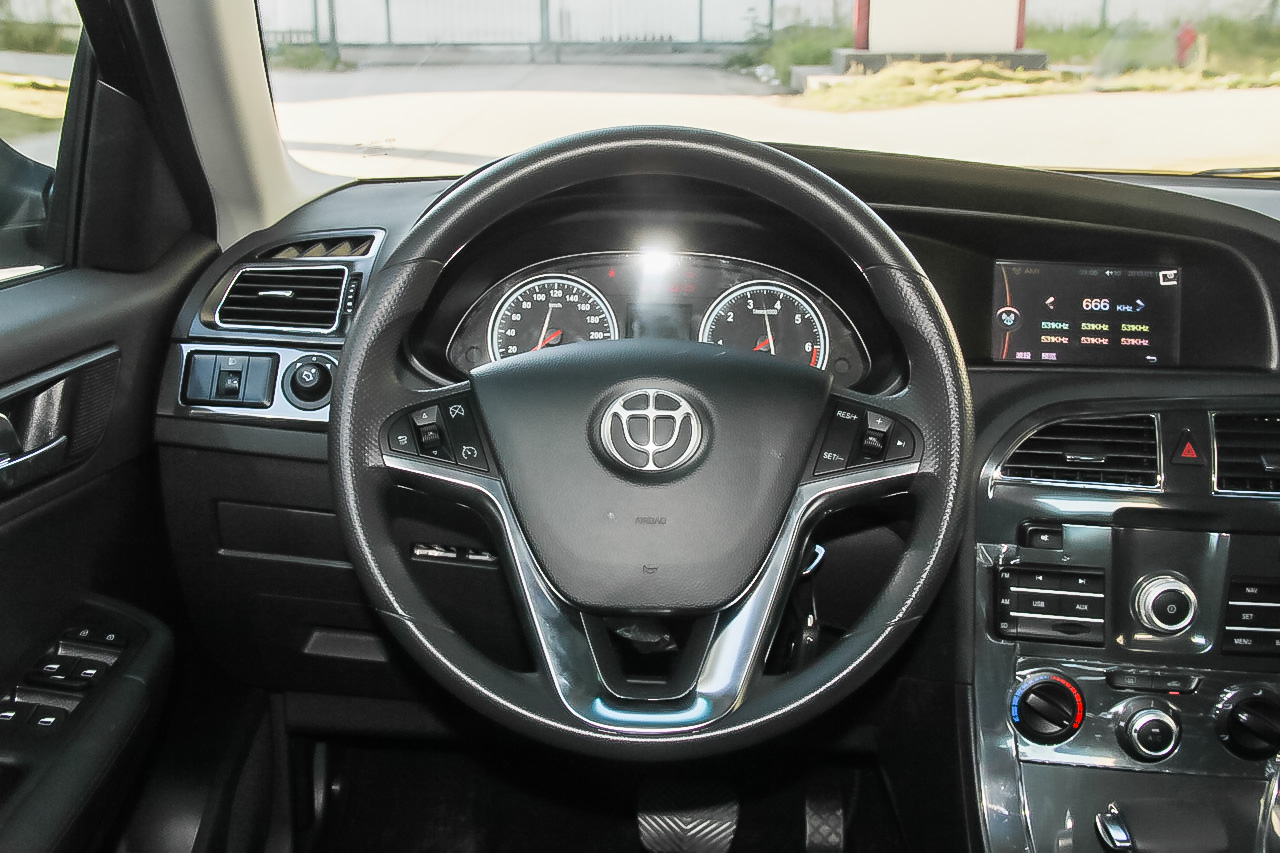 2016款中华V5 1.5T自动两驱运动型