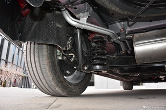 2018款君马S70 1.5T自动旗舰运动型