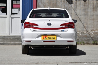 2017款比亚迪秦EV300尊享型