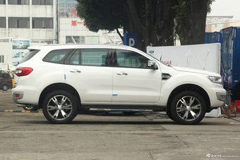 2017款撼路者2.0T自动四驱旗舰版汽油7座 