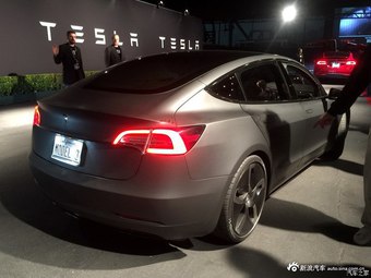 特斯拉Model 3交付