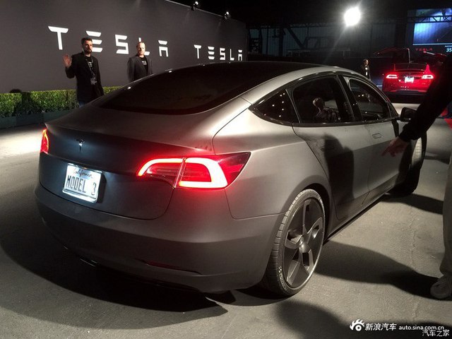 特斯拉Model 3交付