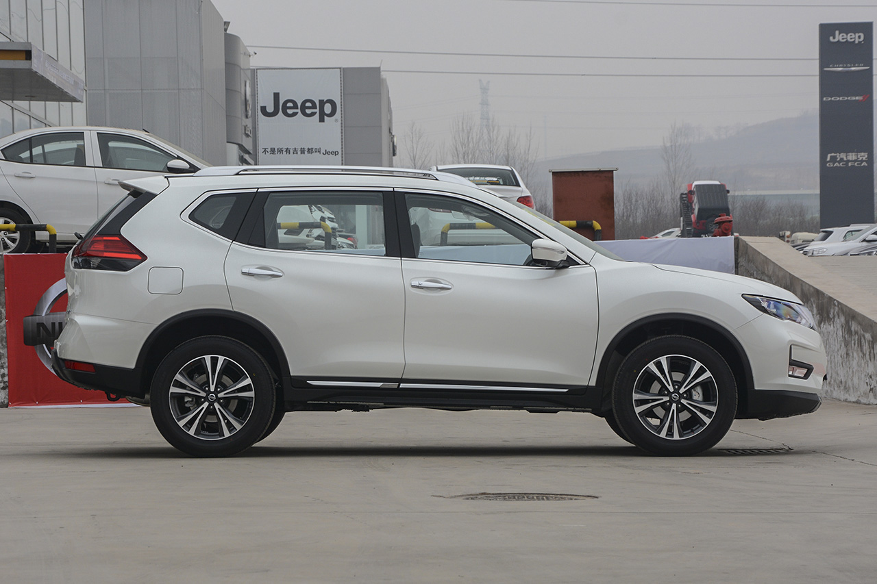 2017款奇骏2.5L自动CVT豪华版 4WD