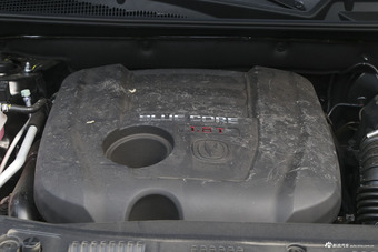 2016款长安CS75 1.8T自动尊荣型