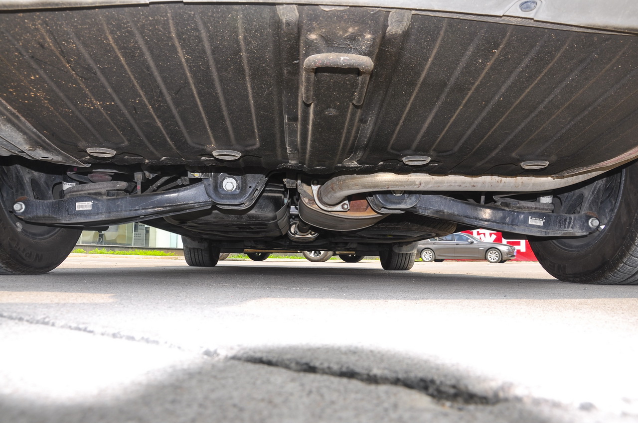 2015款嘉华（进口）3.3L自动豪华版 国IV