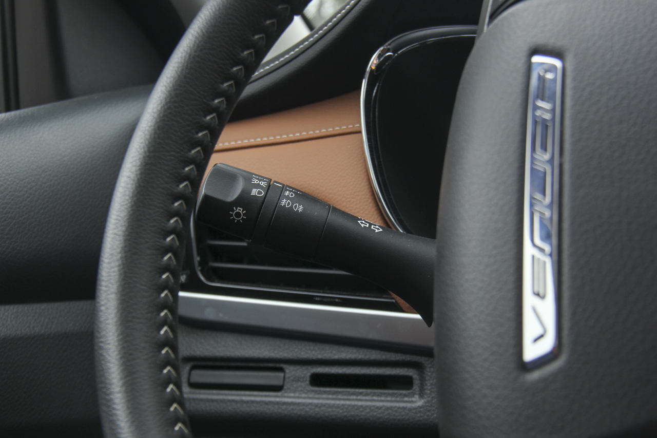 2018款启辰T70 2.0L自动睿享运动版