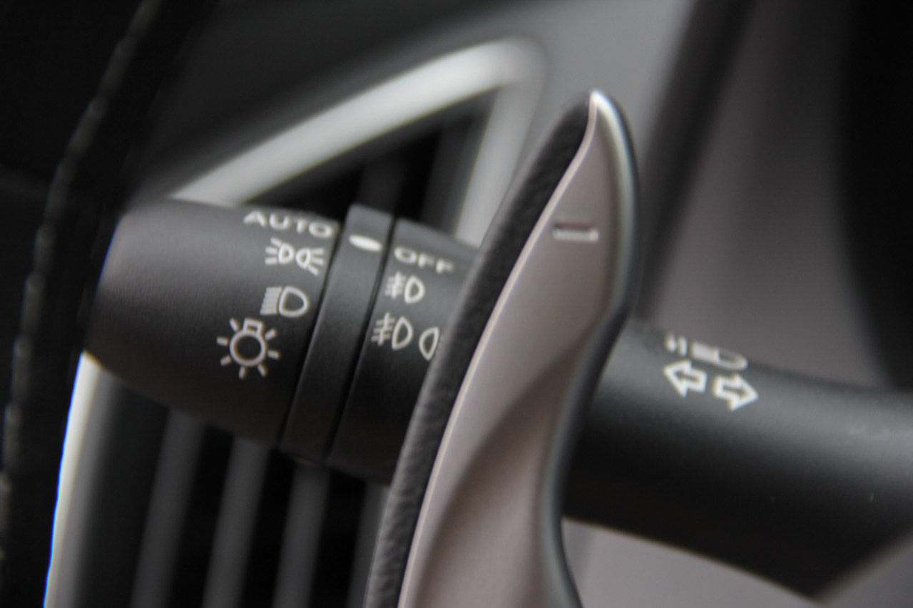 2016款英菲尼迪Q50L 2.0T自动豪华运动版