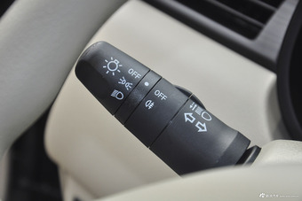 2015款启辰D50 1.6L自动时尚版