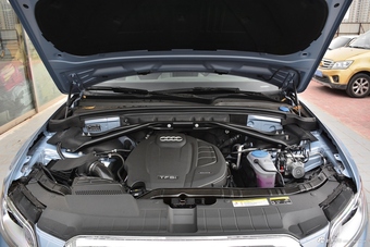 2017款奥迪Q5 Plus 2.0T自动40TFSI技术型