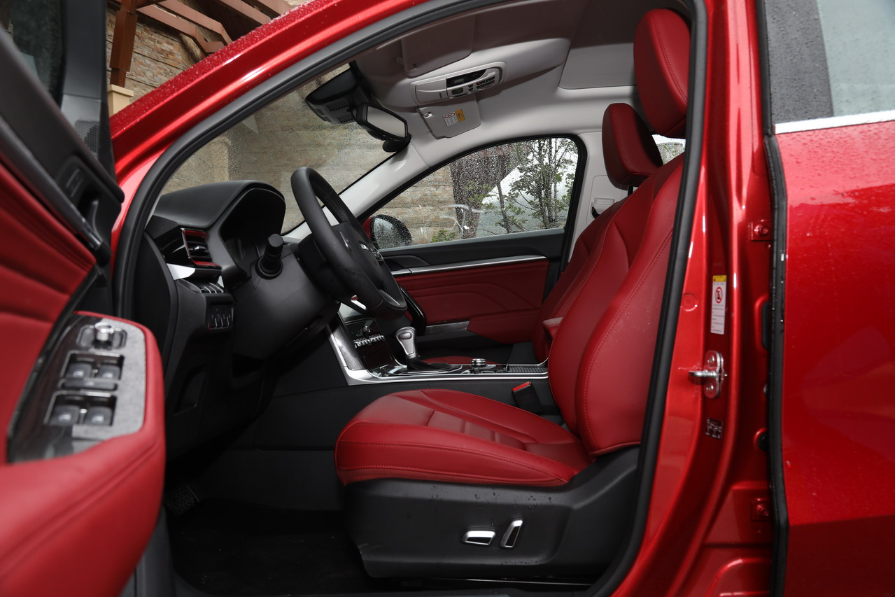 2018款哈弗F5 1.5T i潮版