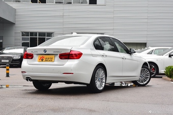 2018款宝马3系2.0T自动320Li 时尚型