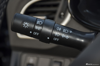 2015款艾瑞泽3 1.5L手动够劲版