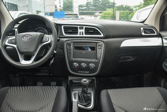 2015款骏派D60 1.5L手动标准型