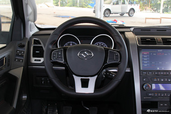 2017款黄海N3 2.5T手动两驱运动版XD25T5