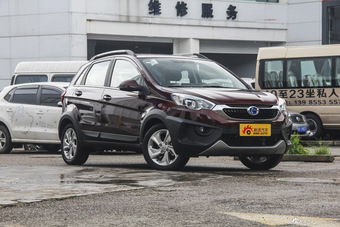 2016款昌河Q25 1.5L手动乐趣版 魅惑红