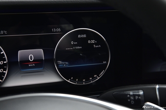 2018款奔驰E级改款2.0T自动 200L 运动型