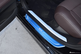 2018款宝马7系730Li 2.0T自动尊享型卓越套装
