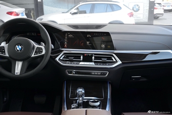 2019款宝马X5 3.0T自动 xDrive40i 尊享型 M运动套装