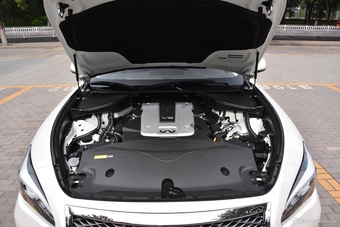 2017款英菲尼迪Q70L 2.5L自动精英版