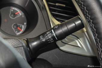 2017款黄海N1S 2.8T手动柴油两驱运动版JE493ZLQ4CB