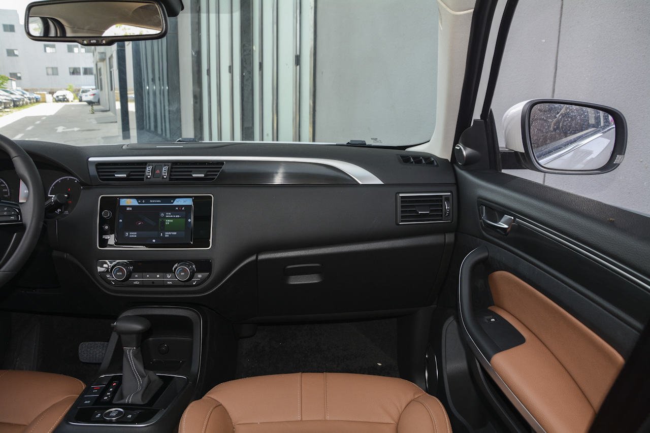  2018款观致5 SUV 1.6T自动旗舰型     