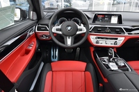 2018款宝马7系740Li 3.0T自动尊享型M运动套装xDrive黑焰版