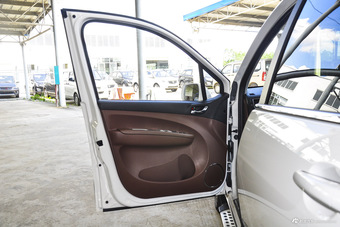 2016款景逸X5 1.8T手动尊享型 珍珠白