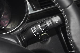 2017款众泰Z560 1.5T自动CVT尊贵型