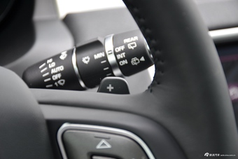 2016款揽胜极光2.0T自动PURE 风尚版