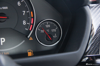 2017款宝马M4自动双门轿跑车