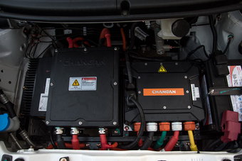 2017款奔奔mini-e 舒适型