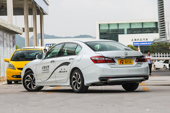 2016款雅阁2.4L自动智尊版