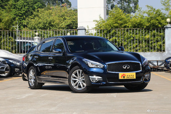2017款英菲尼迪Q70L 2.5L自动精英版