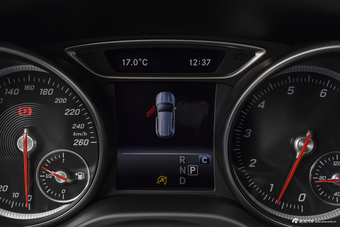 2017款奔驰GLA级 GLA200 1.6T自动时尚型