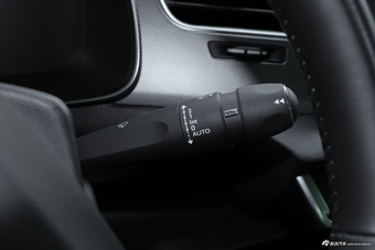 2017款雪铁龙C5 1.8T自动380THP尊贵型