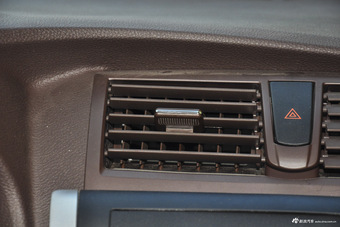 2014款众泰Z300 1.5L手动豪华型