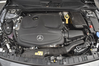 2017款奔驰GLA级 GLA200 1.6T自动时尚型