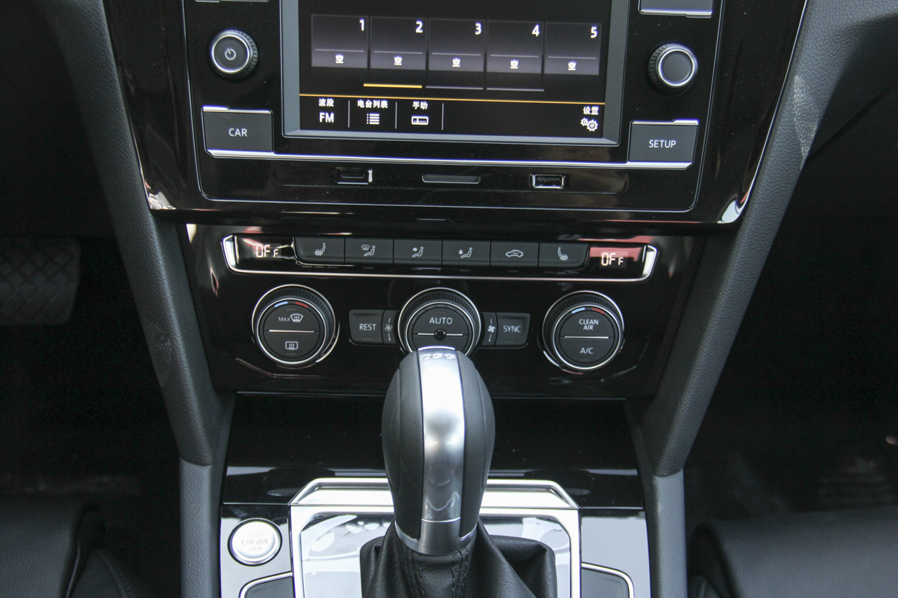 2018款迈腾改款2.0T自动380TSI DSG豪华型