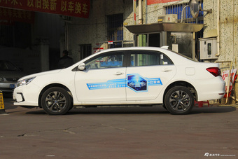 2017款比亚迪秦1.5T自动尊贵型