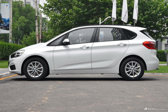2018款宝马2系旅行车218i 1.5T自动时尚型