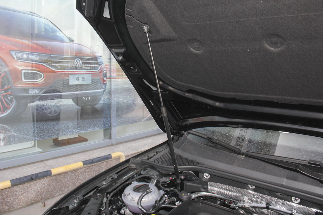 2018款迈腾1.8T自动330TSI DSG领先型